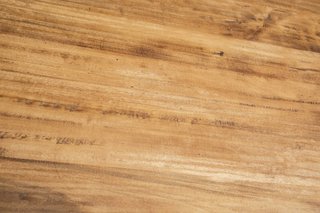 Tavolo allungabile in legno massello di tiglio con