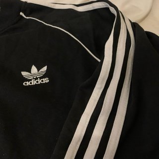 Chaqueta Adidas Negra con Rayas Blancas