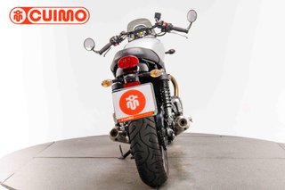 TRIUMPH STREET TWIN