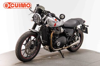 TRIUMPH STREET TWIN