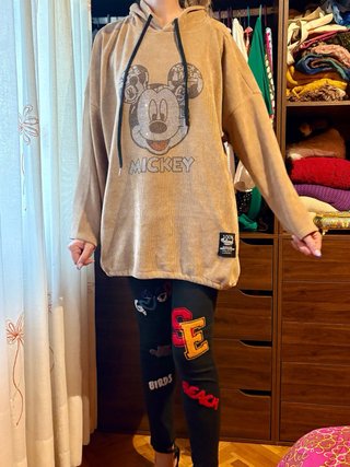 Sudadera Mickey Mouse con pedrería