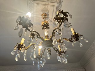 Lámpara de bronce con lágrimas de cristal