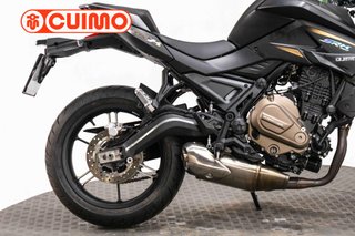 QJ MOTOR SRK 700