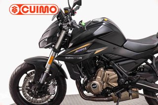 QJ MOTOR SRK 700