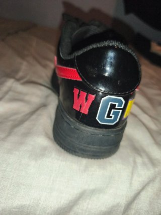 Zapatillas Bape Negras y Rojas