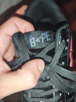 Zapatillas Bape Negras y Rojas
