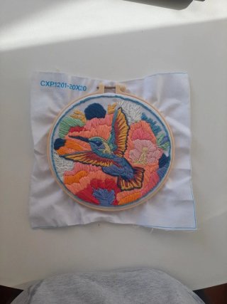 Bordado Colibrí Flores Hecho a Mano