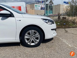 Peugeot 308 5p Allure 1.5 BlueHDi 96KW (130CV)