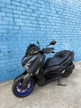 YAMAHA XMAX 300 ABS Negra