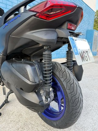 YAMAHA XMAX 300 ABS Negra