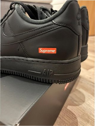 Nike Air Force 1 Low Supreme EU42