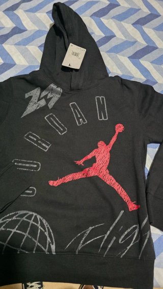 Sudadera Jordan Negra con Logo Rojo