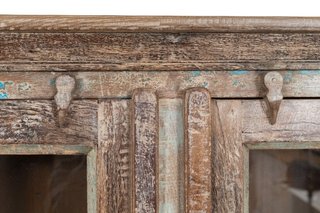 Vetrina in legno massiccio riciclato con finitura