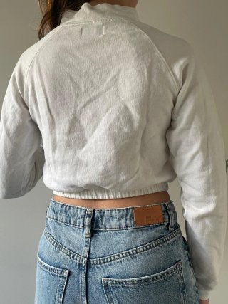 Sudadera crop top NYC blanca
