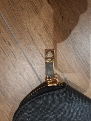 Monedero Guess Negro