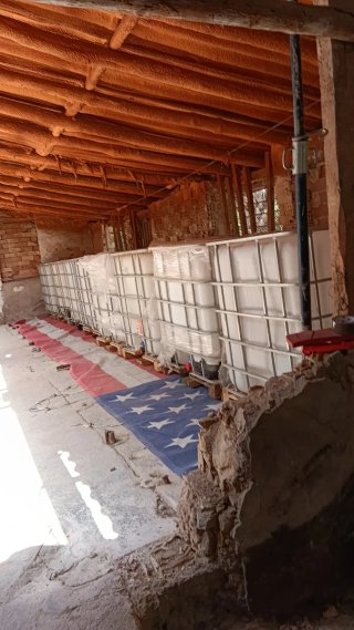 Depósitos de 1000L IBC con grifo ( Solo quedan 2 )