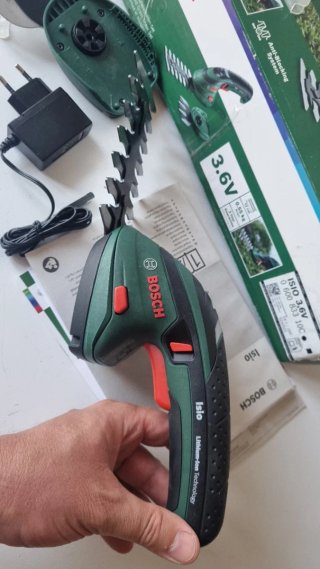 Tagliasiepi Bosch Isio 3.6V