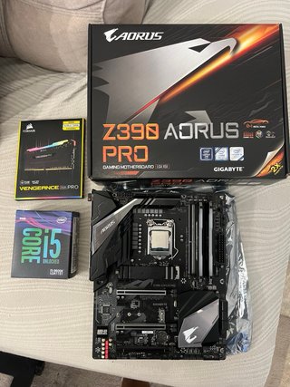 Intel i5 9600K + 32GB DDR4 + Placa Base Z390