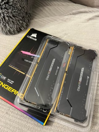 Intel i5 9600K + 32GB DDR4 + Placa Base Z390