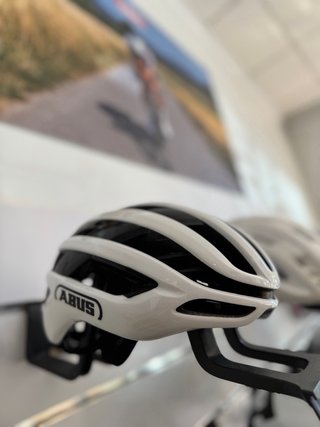 Casco Abus Airbreaker 2.0 Blanco Brillante