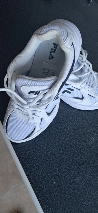 Tenis Fila blancos talla 37