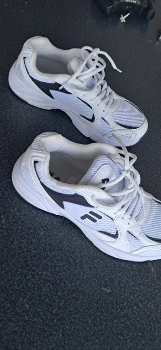 Tenis Fila blancos talla 37