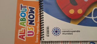 Libros y muebles