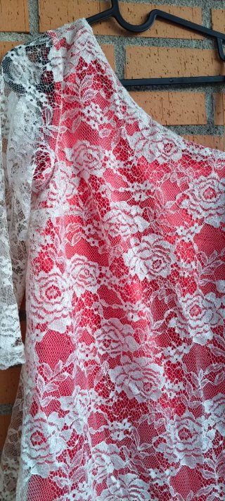 Vestido encaje blanco y rojo talla M