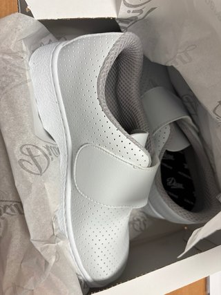 Zapatos de trabajo Dian blancos. Sin estrenar.