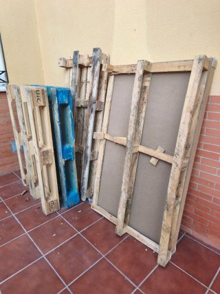 Lote palets y bastidor madera