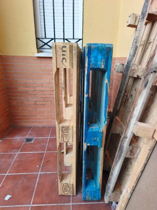 Lote palets y bastidor madera