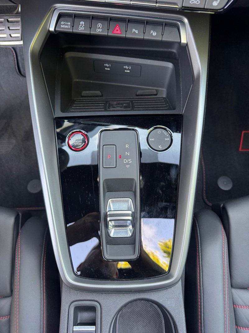 Audi RS3 2024, foto 16
