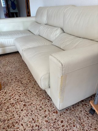 Sofá chaise longue de piel blanco 20
