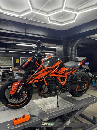 KTM 1290 Super Duke R NAKED