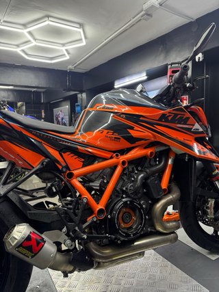 KTM 1290 Super Duke R NAKED