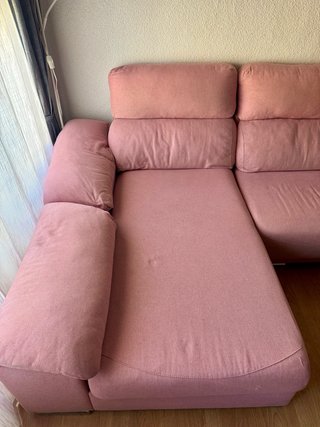 Sofá rosa ChaiseLonge convertible en cama.