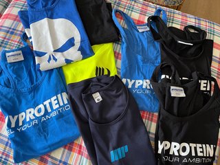 8 Camisetas Myprotein Deportivas (Negro/Azul)