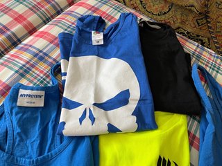 8 Camisetas Myprotein Deportivas (Negro/Azul)