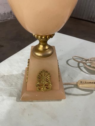 Lampada da tavolo in alabastro e vetro