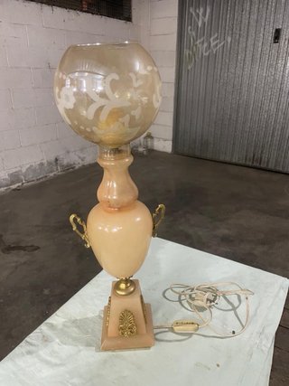 Lampada da tavolo in alabastro e vetro
