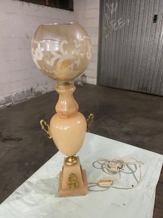 Lampada da tavolo in alabastro e vetro