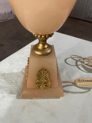 Lampada da tavolo in alabastro e vetro