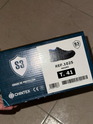 Zapatos de seguridad negros y azules