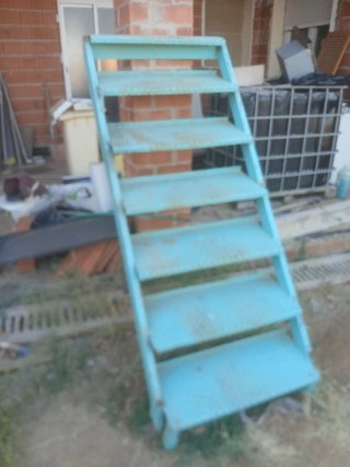 Escalera de hierro 7 peldaños