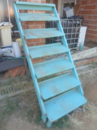 Escalera de hierro 7 peldaños