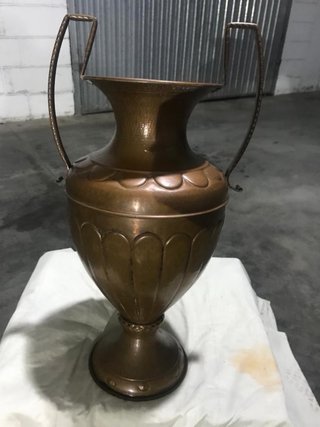 Vaso antico in rame con manici