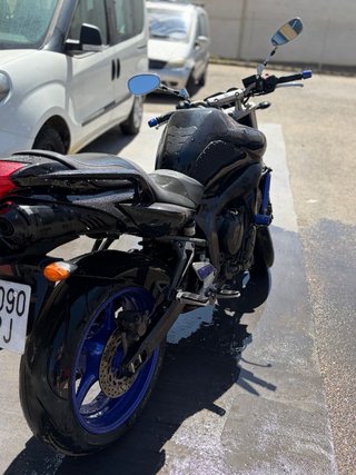 Yamaha FZ6 Naked Negra