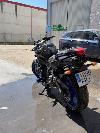 Yamaha FZ6 Naked Negra
