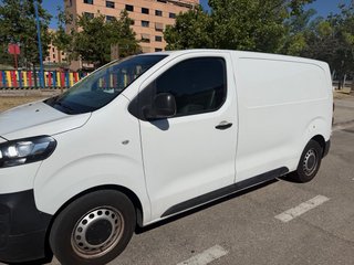Furgoneta citroen jumpy 2020 en buen estado