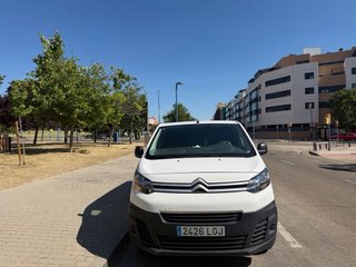 Furgoneta citroen jumpy 2020 en buen estado